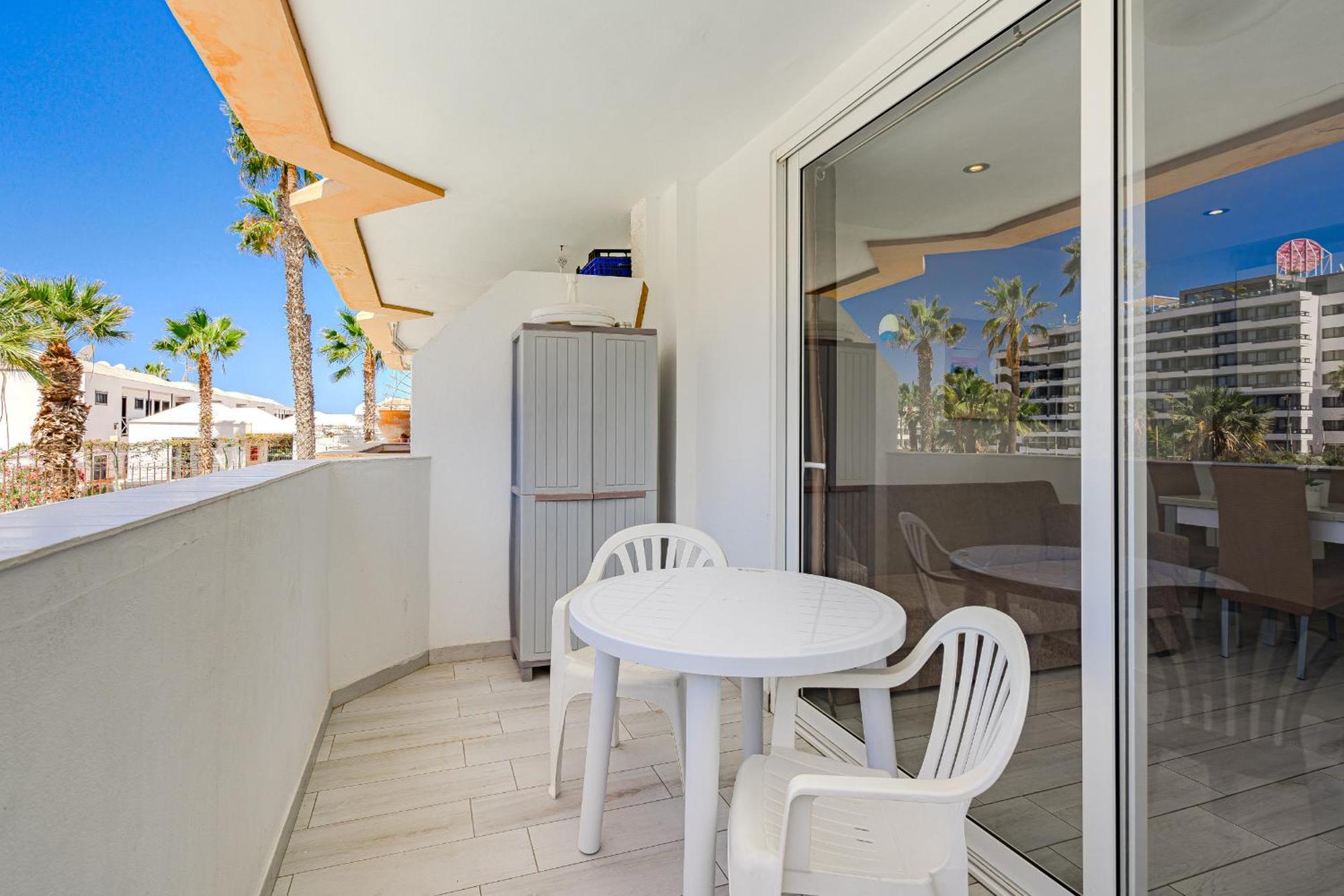 Un Dormitorio En Playa De Las Americas Адехе Екстериор снимка