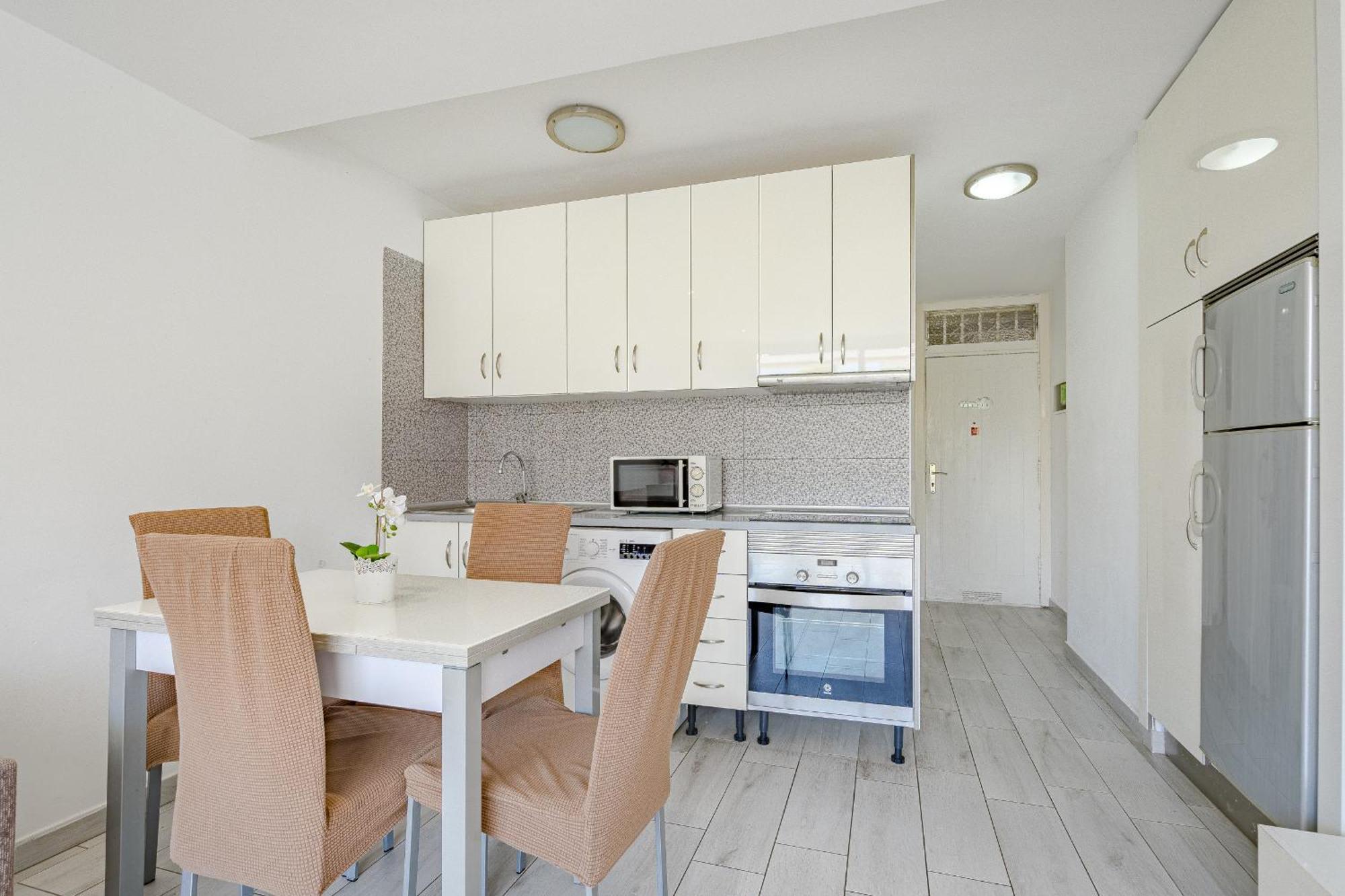 Un Dormitorio En Playa De Las Americas Адехе Екстериор снимка